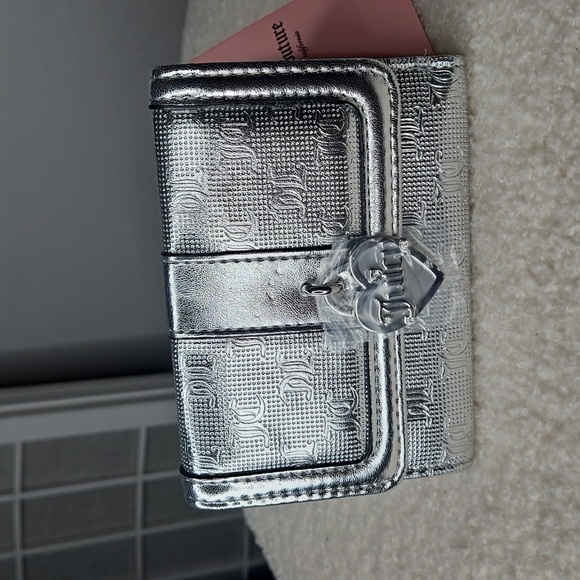 NWT Juicy Couture trifold silver - Picture 6 of 11